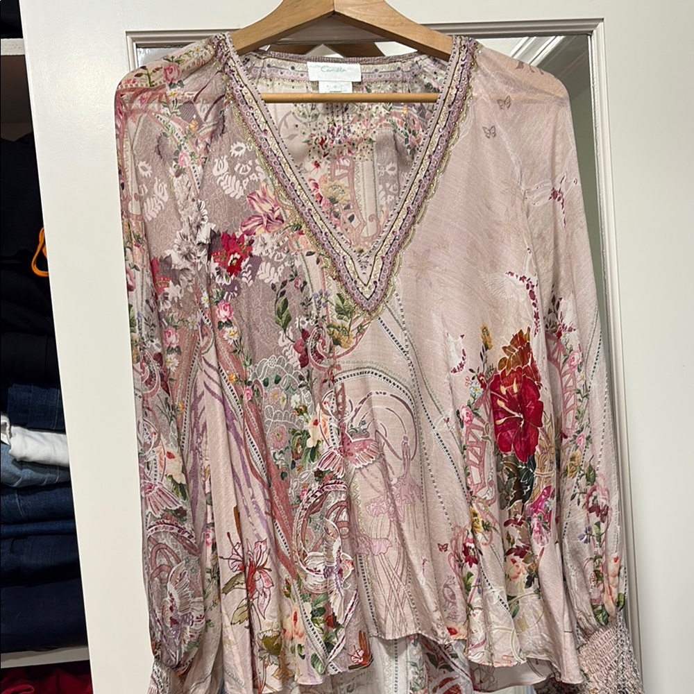 Camila blouse size S